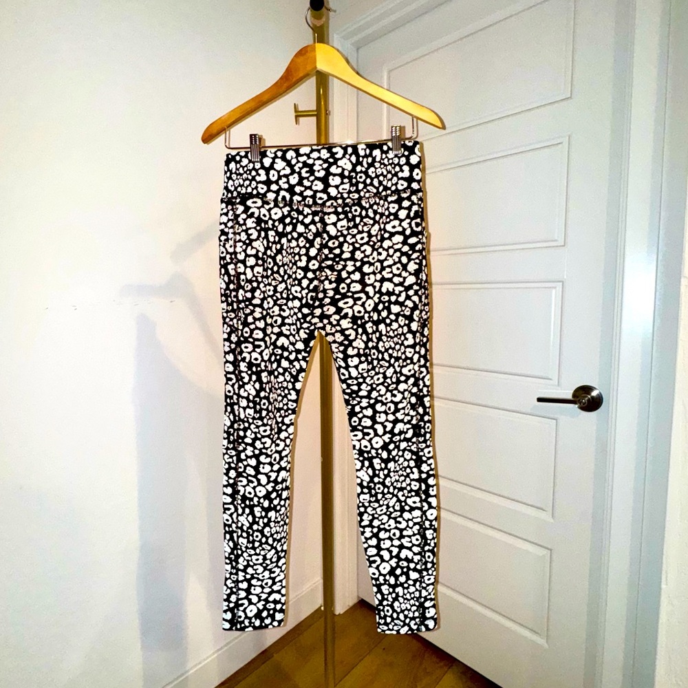 Women's Black Leopard Print Reflective Leggings Size M Athleisure Streetwear Gym